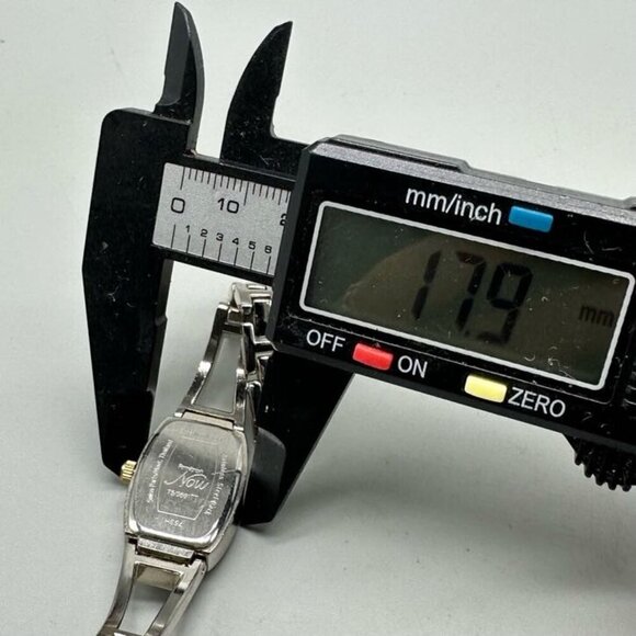 3/$30 Armitron Women’s Watch Silver Tone Faceted Crystal Domed Glass 7" - Picture 13 of 16